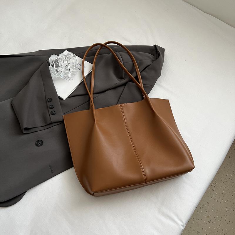 Retro bag women's large capacity 2025 new autumn and winter versatile shoulder underarm bag casual work commuter tote bag