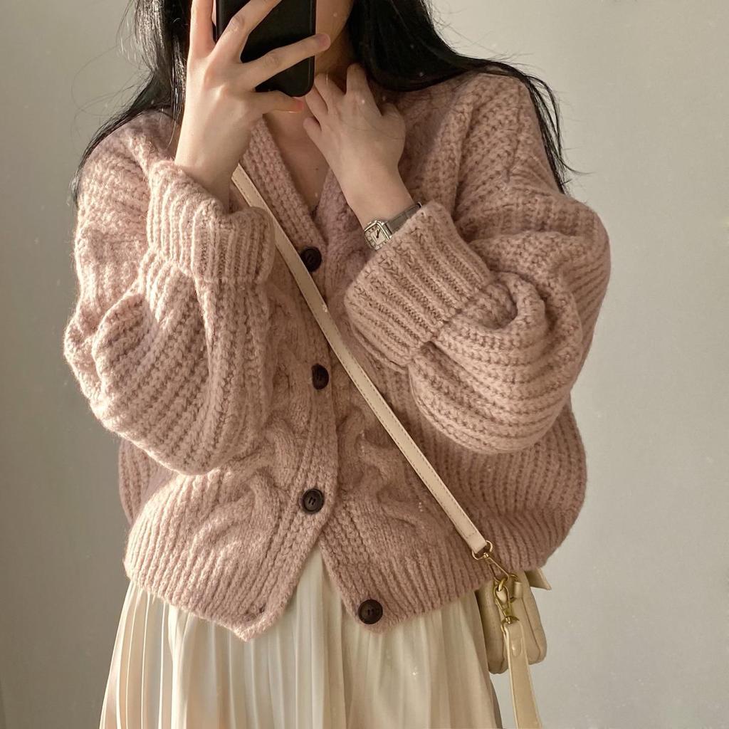 Autumn and Winter New Sweater Women Solid Color Senior Fashion Lazy Wind V-neck Hemp Pattern Knitted Cardigan Senior Sense Coat