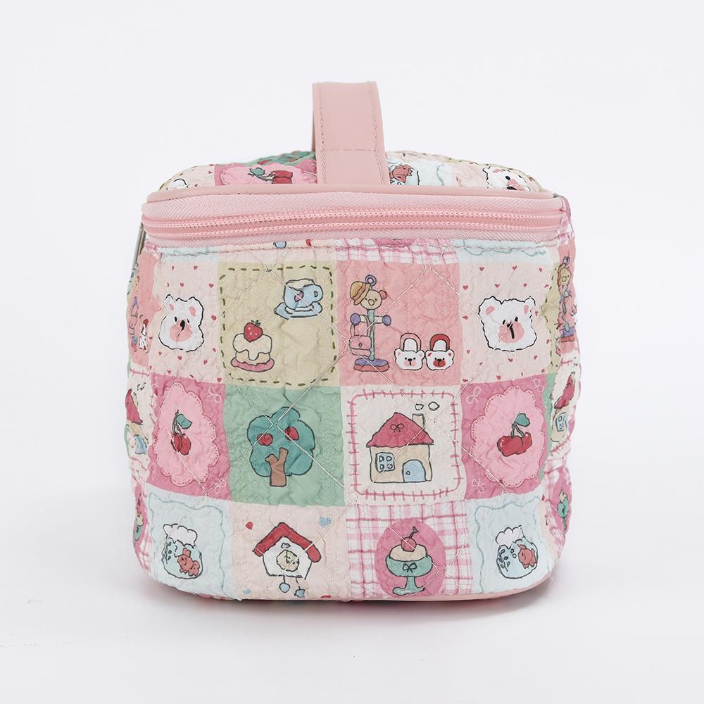 Sweet Makeup Bag, Cute New Checkered Cat Portable Partitioned Storage, Large Capacity for Travel and Hand-carry Toiletries