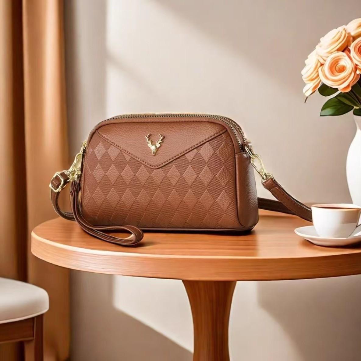 

Large Capacity Advanced Feeling Soft Durable Fashion Exquisite Lightweight Commuter Outdoor Beach Crossbody Shoulder Tote Bag