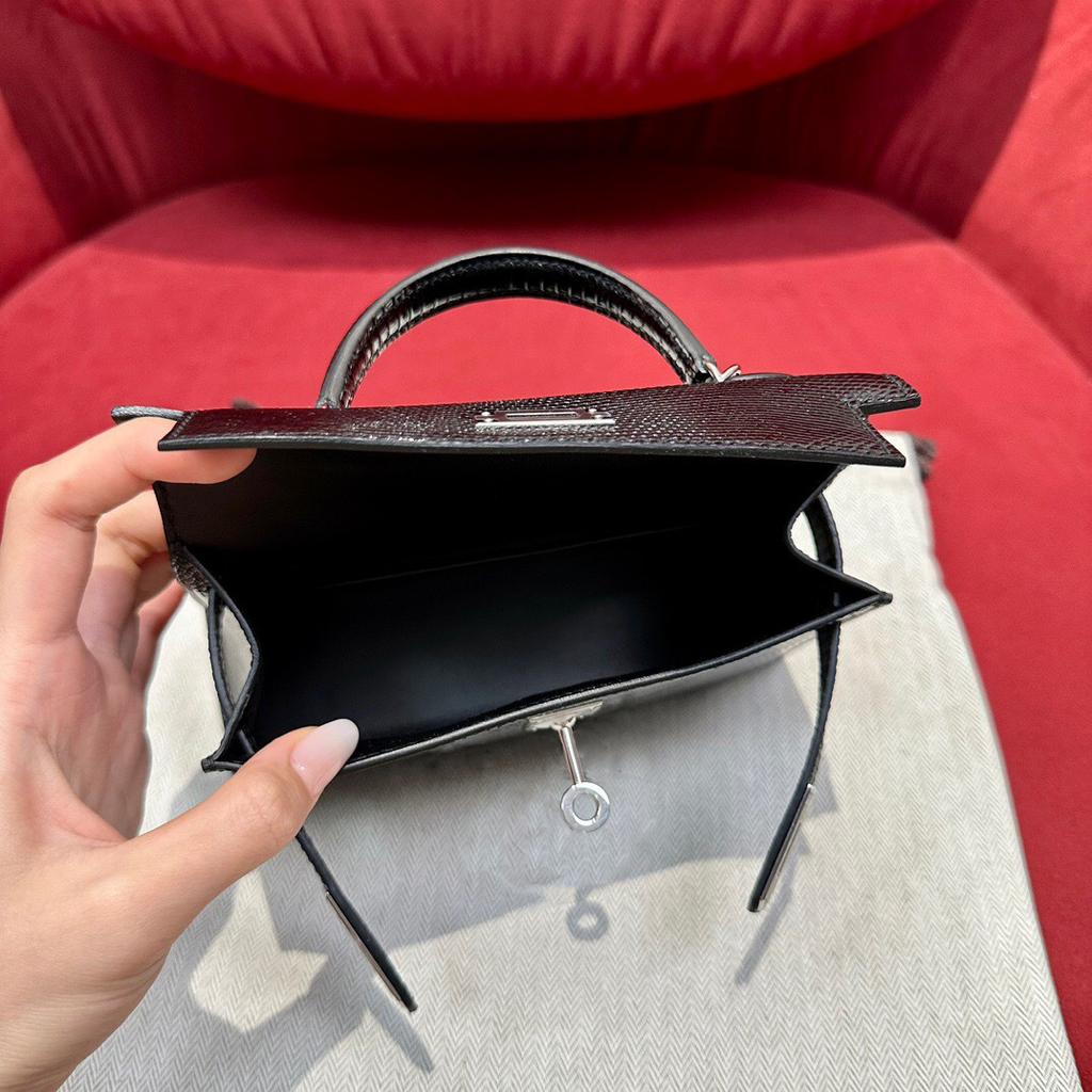 Haute Couture Mini Second Generation Half Hand Lizard Pattern Cowhide One Shoulder Crossbody Handbag Women's Light