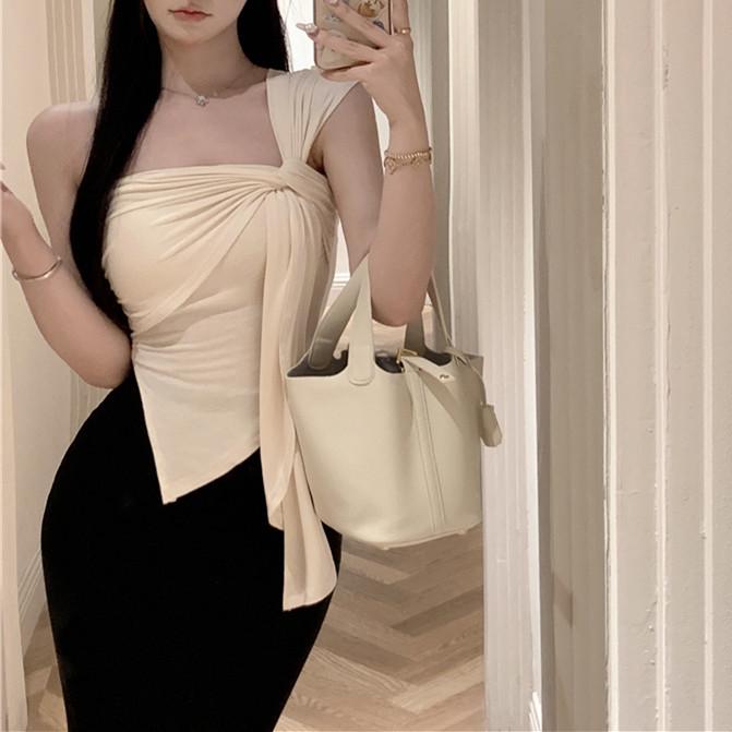 

Женский летний жилет-комбинезон 2024 года Slim Fit с открытыми плечами и складками - стиль горячей девушки