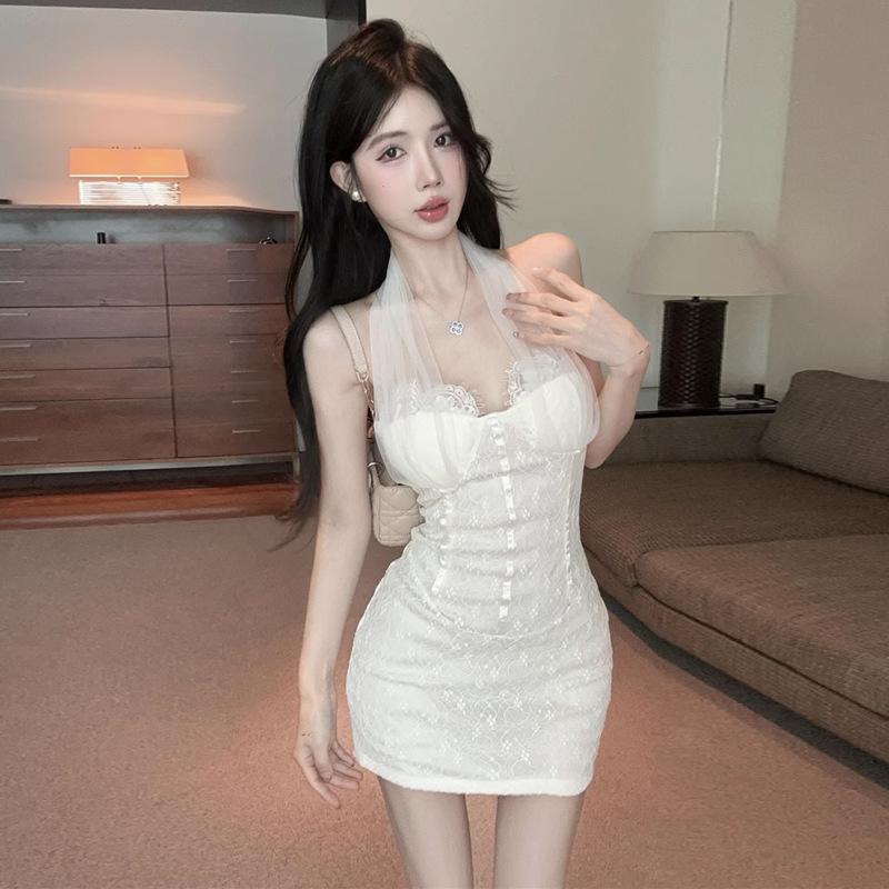 

Женское тонкое платье с сетчатой строчкой и открытой спиной L белый