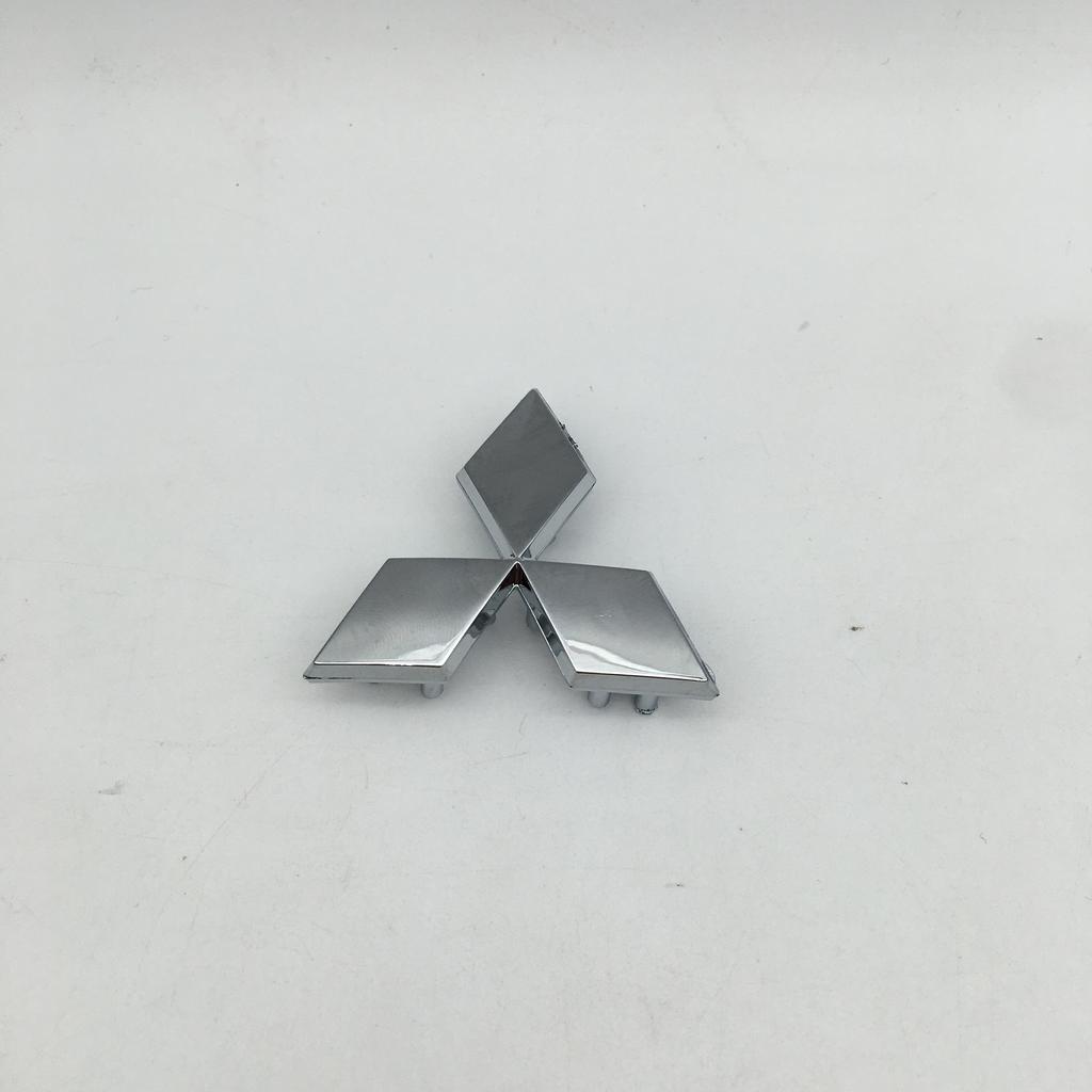 Cykzsh1 1pcs ABS 50mm 47mm for Mitsubishi Car Emblem Steering Wheel Center Badge Steer Sticker Decal Styling Auto Accessories
