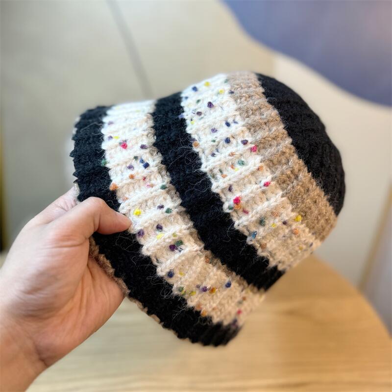 

New Striped Basin Hat Winter Warm Knitted Plush Bucket Hat Wool Bucket Hat Women one size чорний