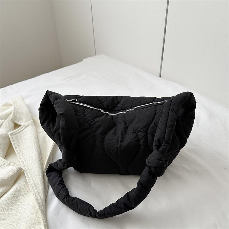 

Retro Stylish Women s Shoulder Bag Large Capacity Casual Dumpling Bag For Everyday Use чёрный