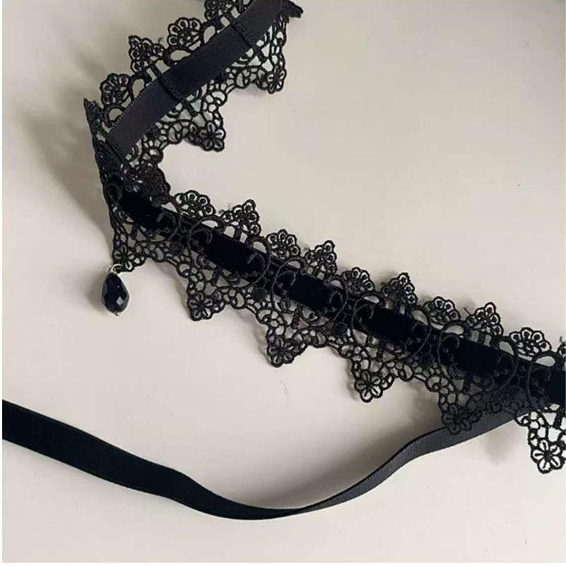 Dámský černý krajkový choker na zavazování - Sexy halloweenský doplněk řetízek na klíční kost