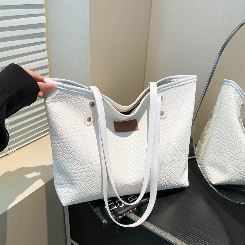 Large Capacity Bag Women's Summer New Trend Large Capacity Versatile Shoulder Bag Commuter Fashion Van Tote Bag