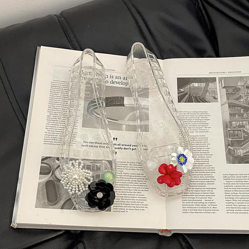 

Модные простые и универсальные сандалии-шлепанцы с полым цветочным узором, женские, лето 2025, новая коллекция, повседневная темпераментная обувь с отверстиями 40 белый