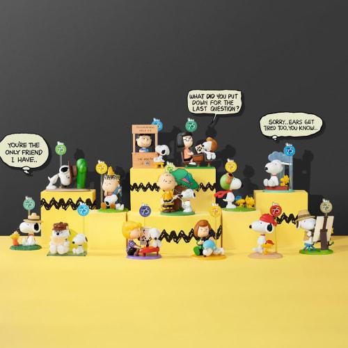 POP MART Peanuts 75th Anniversary Snoopy Comic Life Series [1 Piece] Pop Mart Gachapon Blind Box Figure Plastic Model Premium Toy PVC Soft Vinyl Origi