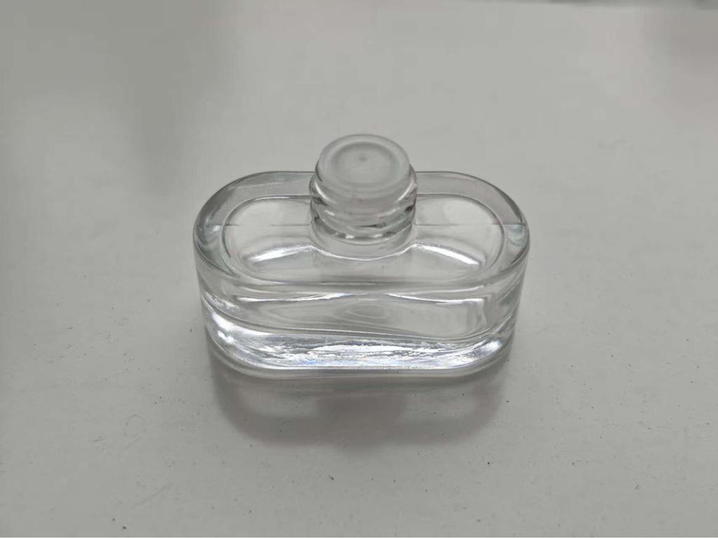 Car Air Vent Perfume – Aluminum Alloy Aromatherapy with Floral Cologne Scent