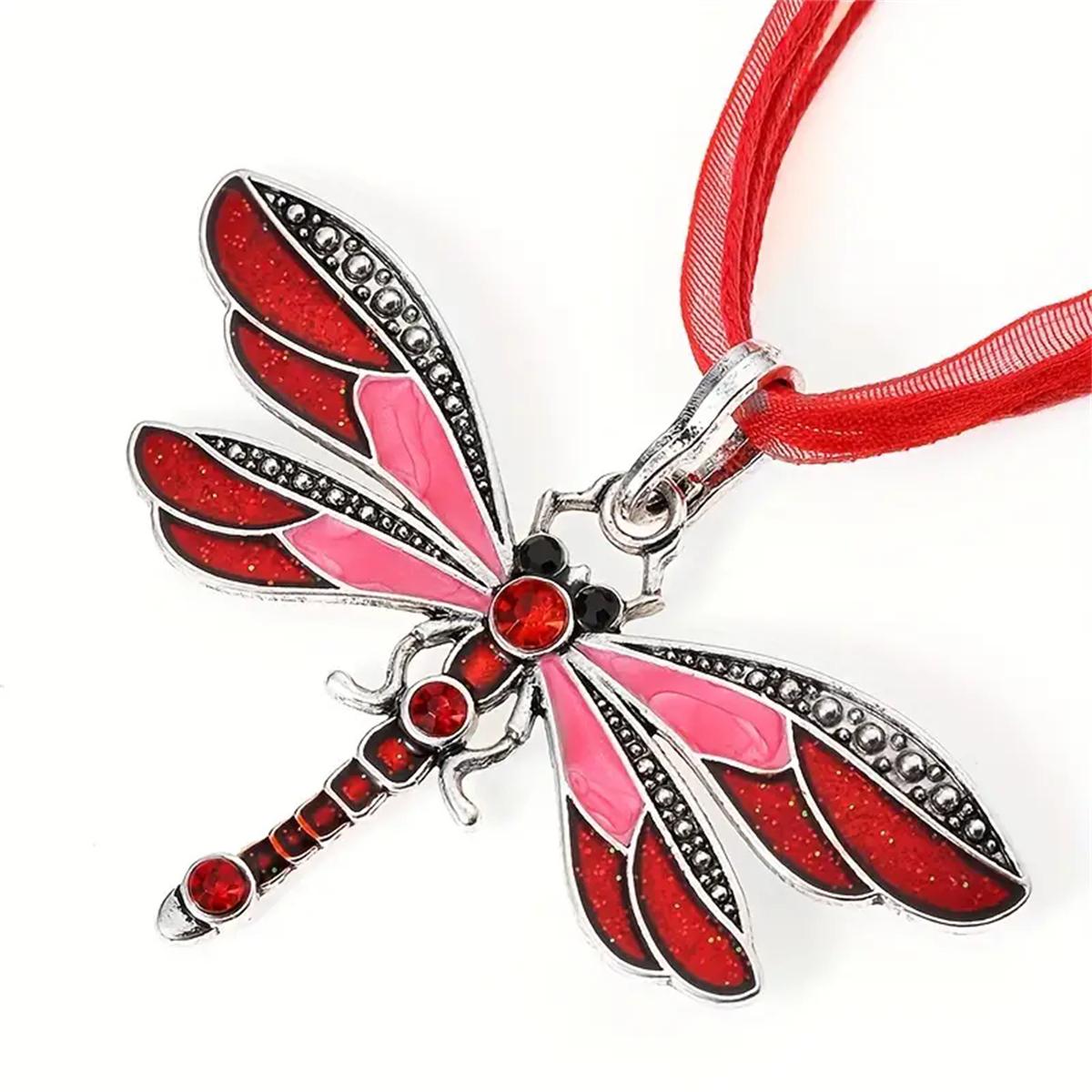 

Блискуче намисто-кулон «Стрекоза» зі стрічкою для повсякденного гламуру. Ідеальний жіночий ювелірний подарунок для особливих випадків червоний