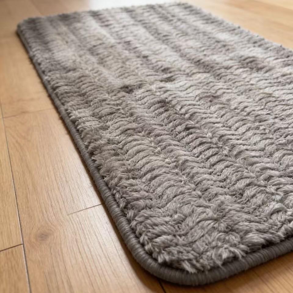 Machine Washable Non-Slip Coral Fleece Rug for Bedside & Bathroom