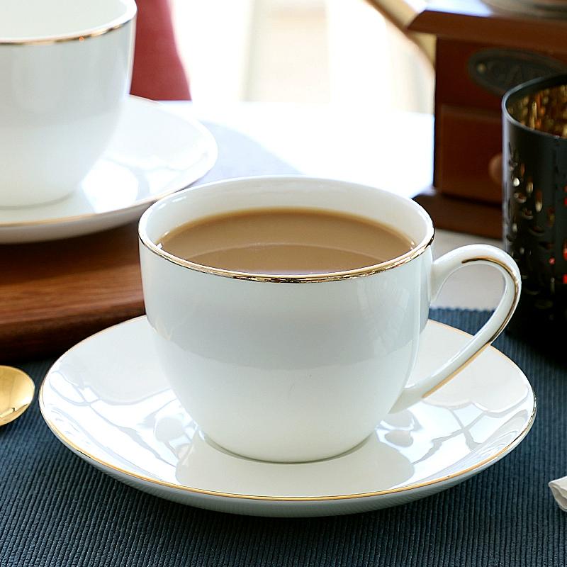 

Белая костяная чашка для кофе и блюдце, Легкие фарфоровые чашки для эспрессо с золотой отделкой, Керамическая чайная чашка, Кружка для кофе, 1 набор