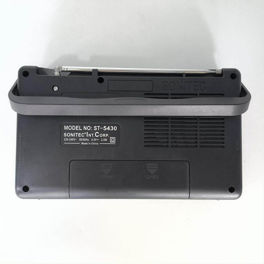 Pure EC5430AC Retro Radio: Built-in Charger & Triple Band