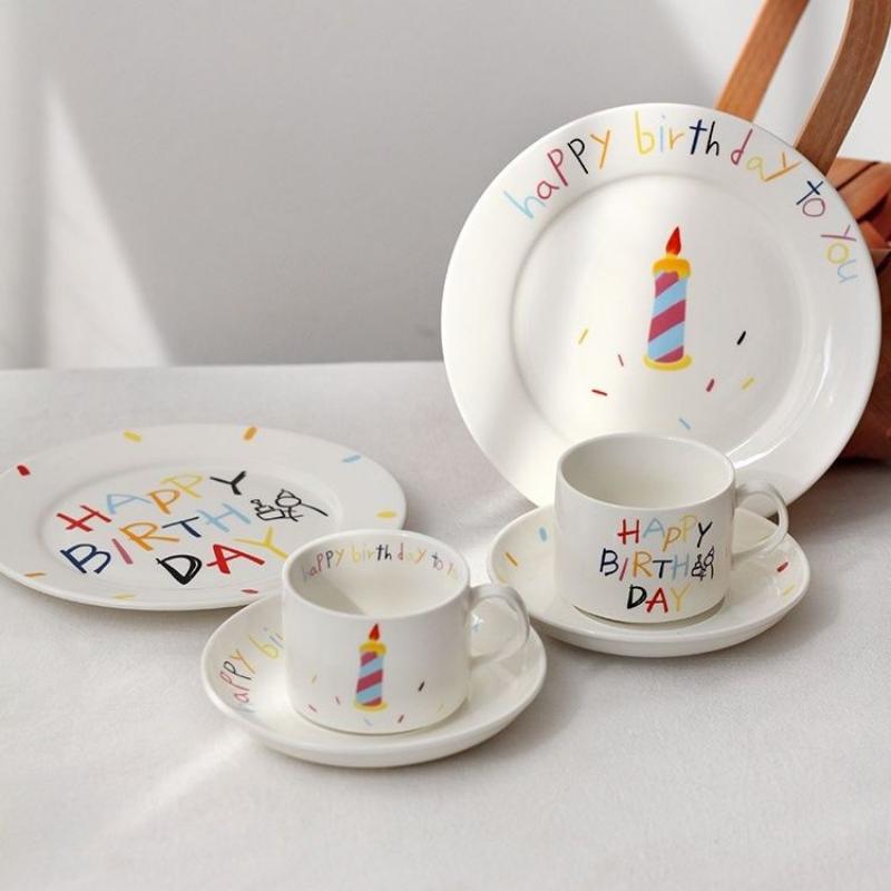 Koreanischer Cartoon Handgezeichnete Tasse Alles Gute zum Geburtstag Keramik Frühstückstasse Kuchenteller Niedliches Kaffeebecher und Tellerset Als Geschenk