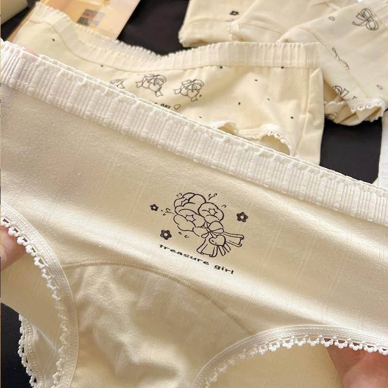 Mid Waist Skin Friendly Breathable Antibacterial Panties Made of Pure Cotton Antibacterial Cartoon Student Women’s Panties