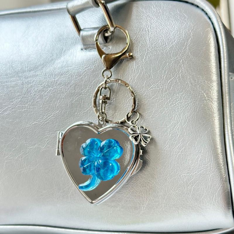 

Y2K Брелок-складное зеркало в форме сердца с четырёхлистником, креативный металлический брелок-зеркальце, модный подвес для сумки, декор для подвешивания на рюкзак