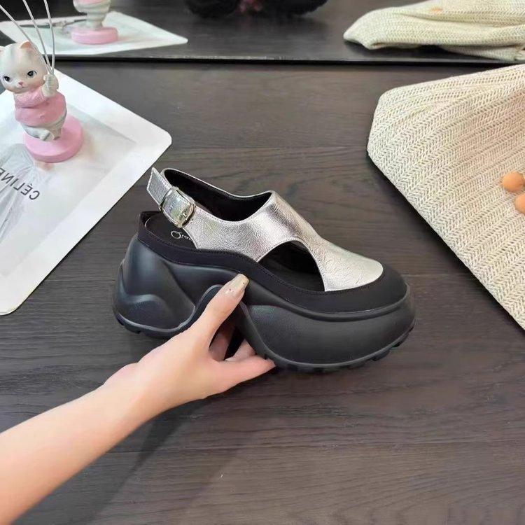 Small hollow bag head sandals women's outer wear 2025 summer new thick-soled muffin versatile casual fashion sandals
