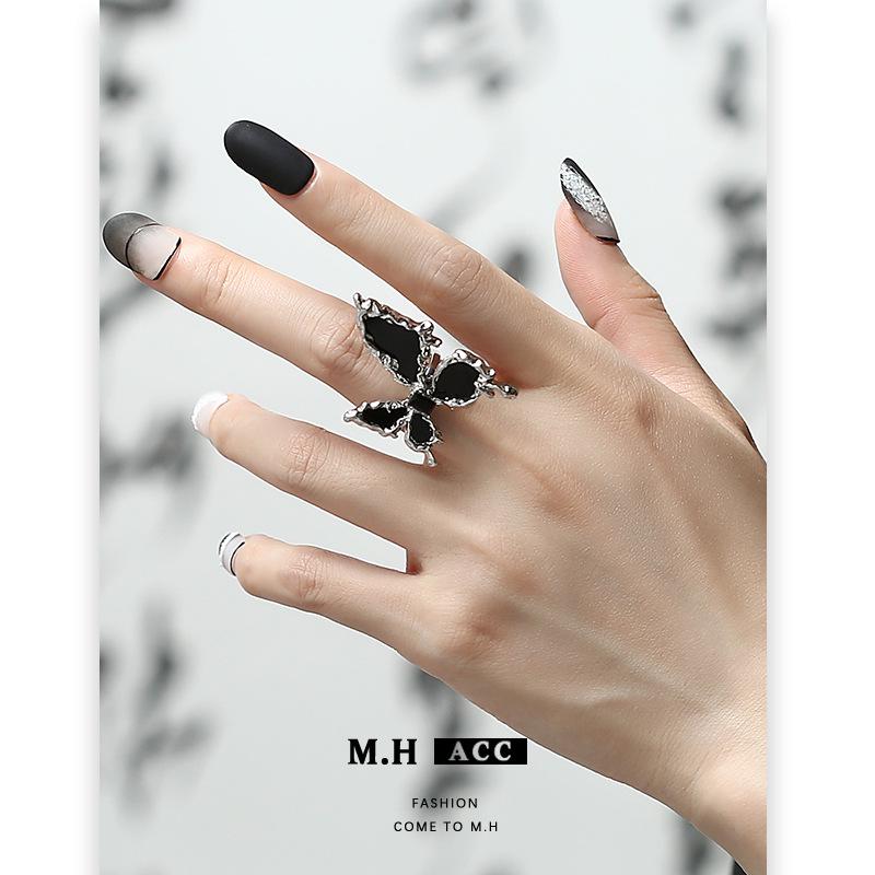 Black Celestial Butterfly Ring: Stylish Dark Luxury for Women & Trendy Couples