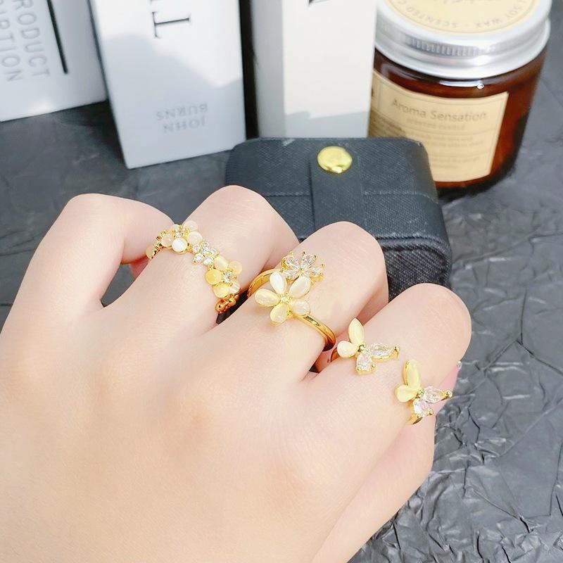 [Golden Mang Yayun] Imitation Opal Flower Butterfly Opening Ring Medieval Vintage Zircon Stacked Ring