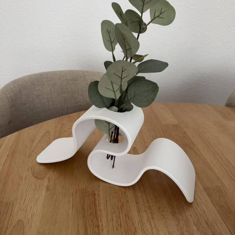 Minimalist Ribbon-Shaped 3D Printed Vase Curved Creative Decor for Dried Flowers Balcony Table Ornament
