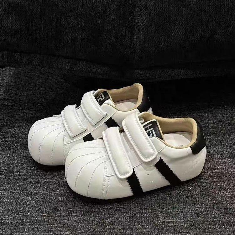 Retro bequeme flache Damen Herbst neue vielseitige höhenerhöhende weiße Schuhe Shell Head Freizeitschuhe