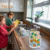Wooden Reward Jar with 25 Colorful Stars Stand Kids Students Positive Behavior Achievement Encourage Reward System Teacher Parent Classroom