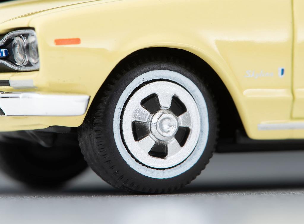 Tomytec Tomica Limited Vintage 1/64 Scale LV-202a Nissan Skyline 2000GT Yellow/Black 1970 Model (Finished Product)