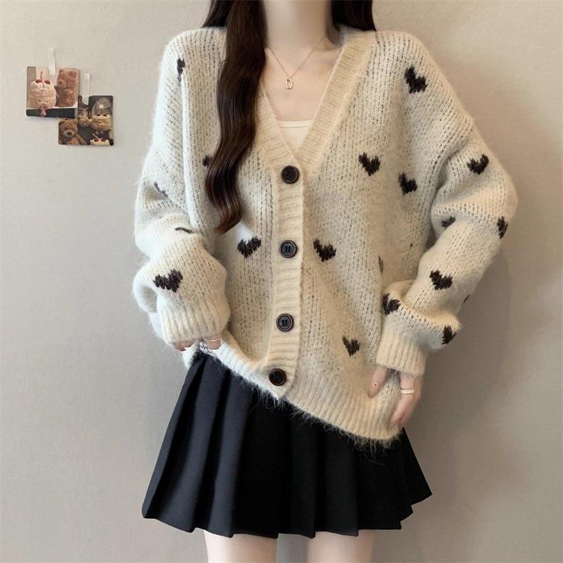Autumn Plus Size Korean Heart Jacquard Knit Cardigan for Women – Fashionable & Slimming Knitwear for Curvy Sisters
