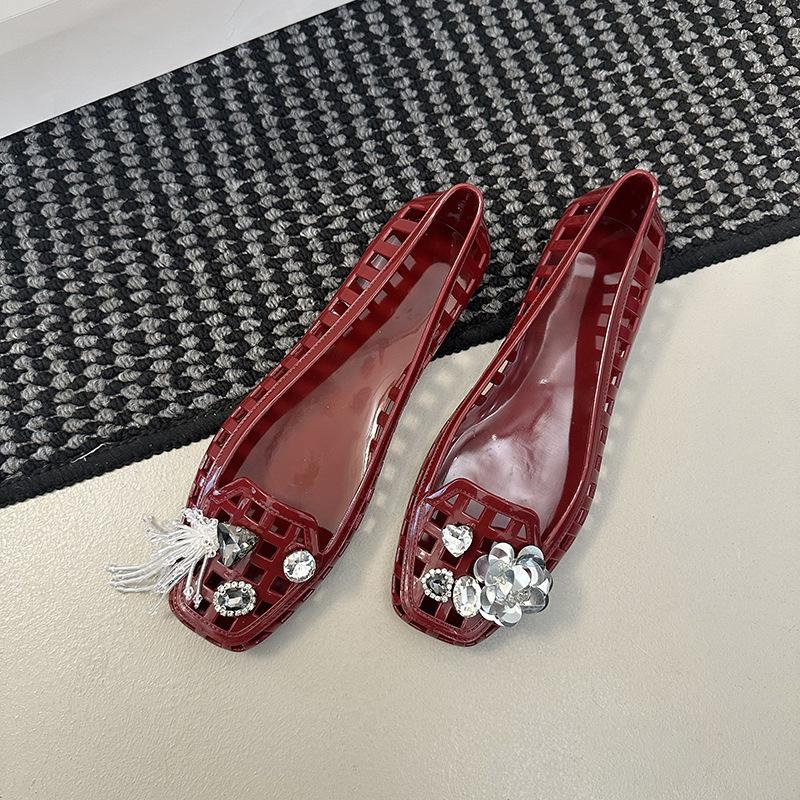 

Zhongfangtou 2025 summer new hollow flat bottom shallow mouth Korean version small jelly single shoes colored pearl decorative sandals 40 красный