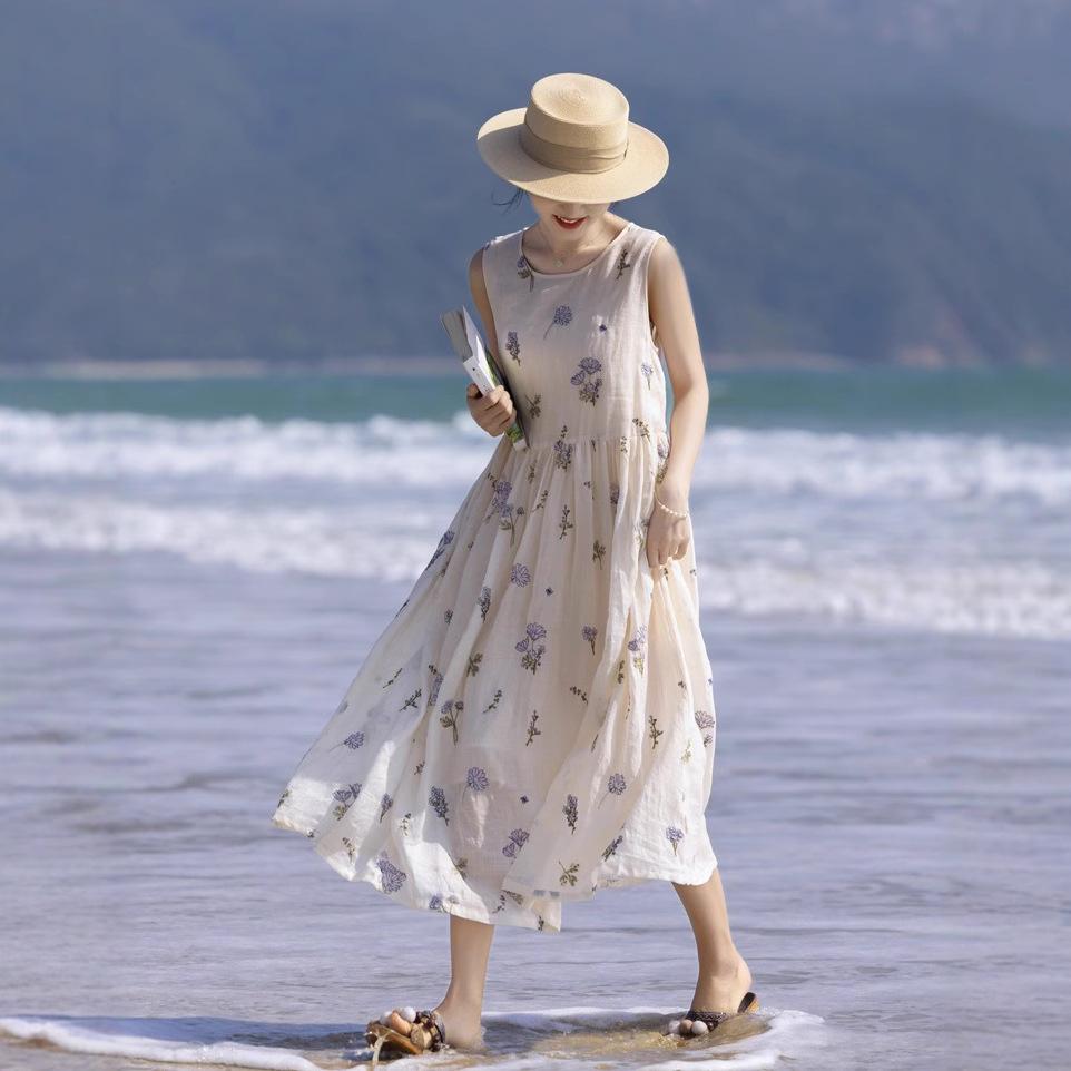 2025 summer new full-length heavy industry embroidery waist thin white fairy robe dress vest long dress