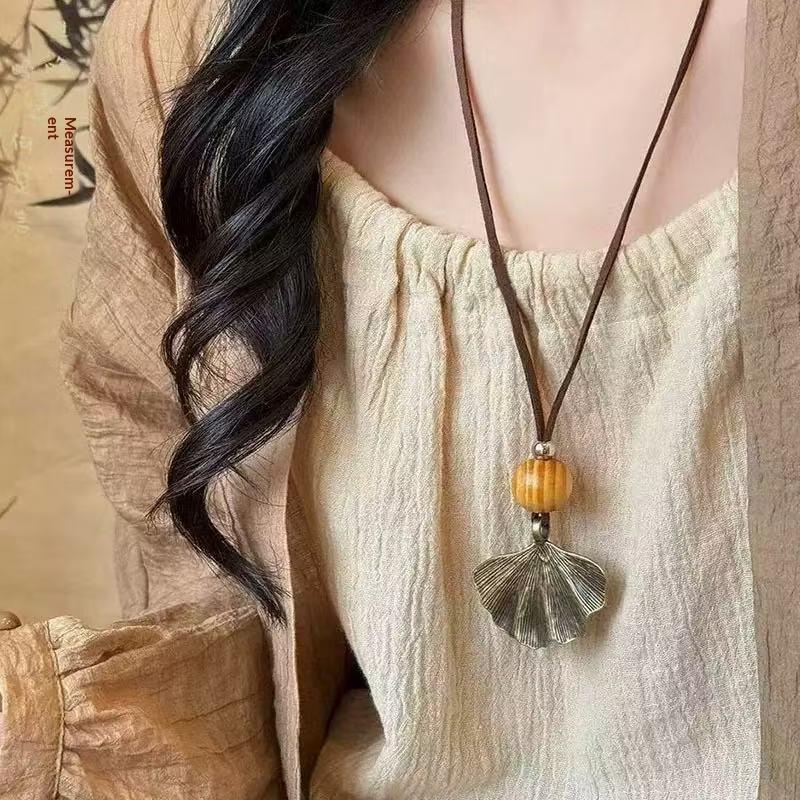 Feather Leaf Pendant Necklace New Chinese Style Vintage Ethnic Double Layered Lightweight Jewelry for All Day Comfort Wear