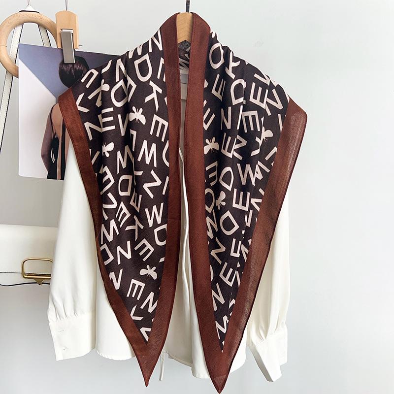 Korean retro geometric pattern triangle scarf women's literary and versatile decorative headscarf waist scarf silk scarf women's neck advanced sense