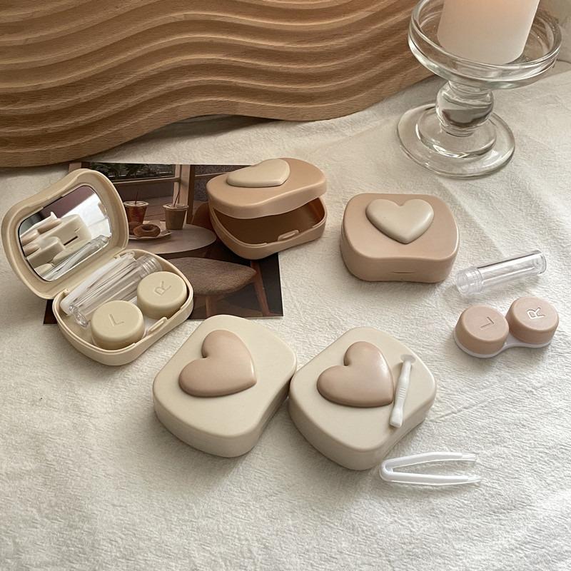 Women's Travel Contact Lens Box Colored Eye Contacts Lenses Box Portable Contact Lens Case Heart-shaped Contact Lenses Case
