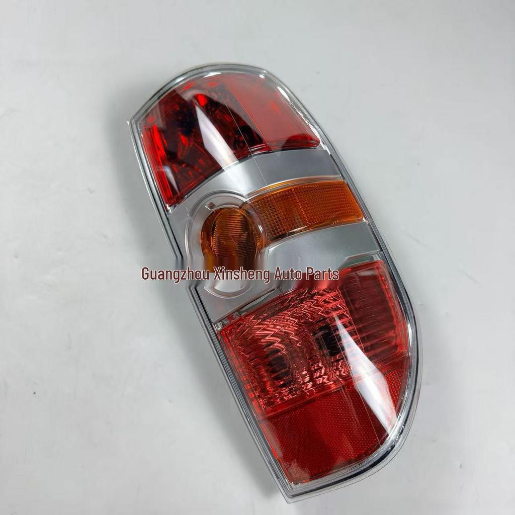 Задній ліхтар гальма, заднього ходу та габаритний вогонь для пікапа Mazda BT-50 (Моделі 2006-2008 років)