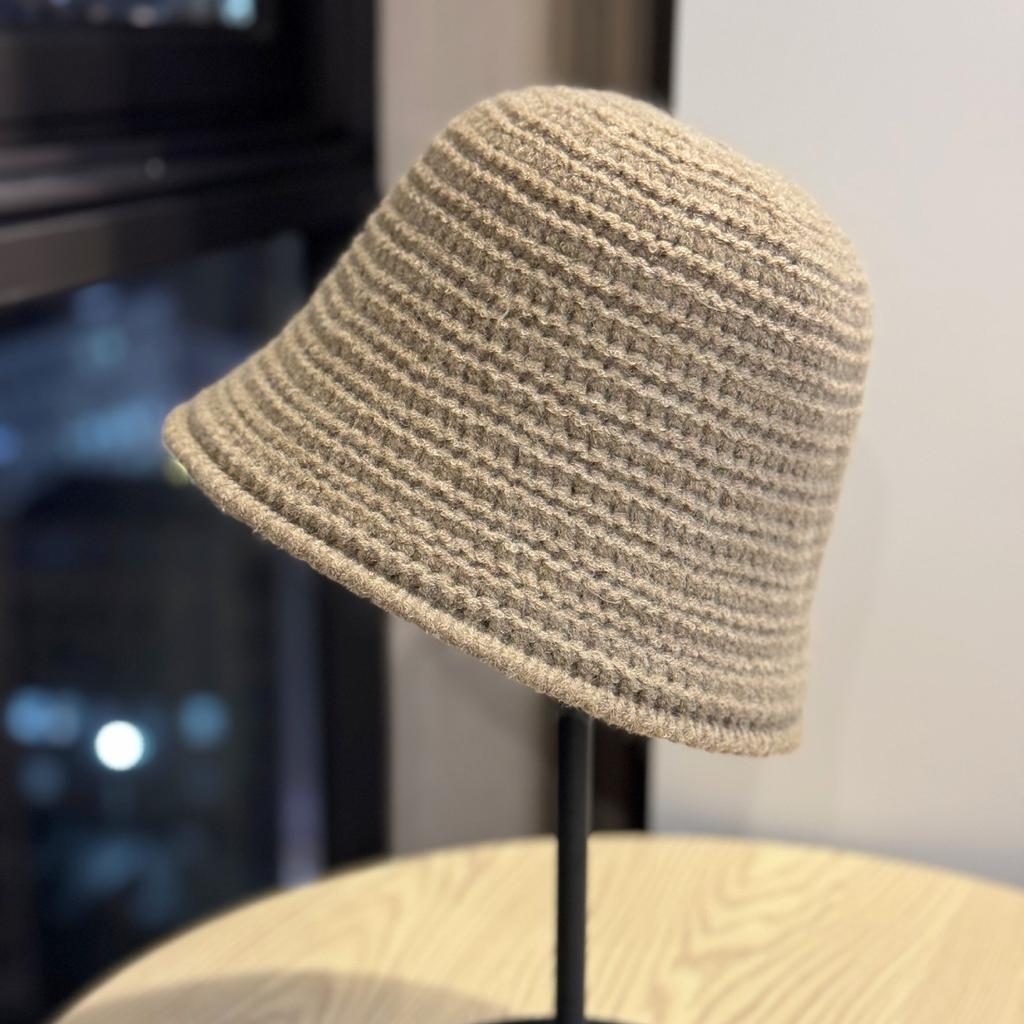 Retro Autumn and Winter Fisherman's Hat Women's Round Bucket Hat Bell  Shaped Knitted Warm Hat Versatile Face Showing Small Basin Hat