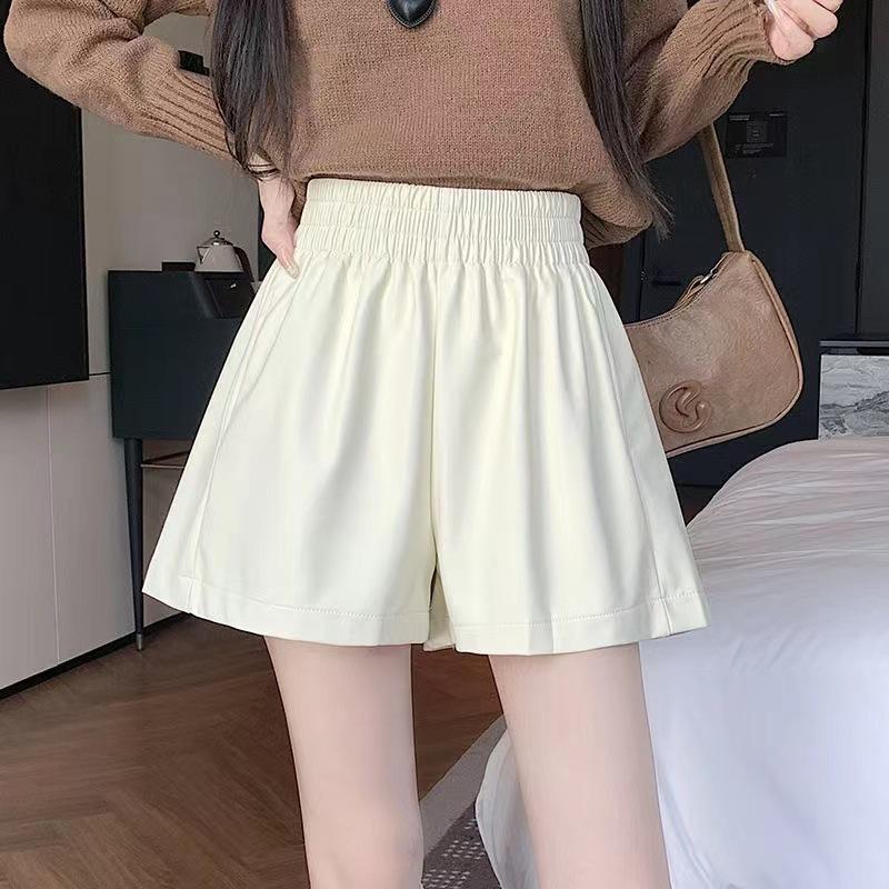 Damen Herbst 2026 Oberbekleidung High Waist A-Linie Schlankmachend Weiter Bein PU-Leder Shorts Kaffee Mini-Shorts Vielseitig Schlank Geschnitten Heße Shorts