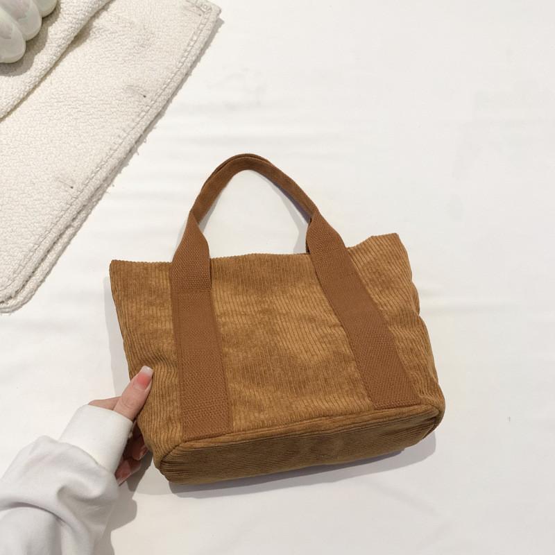 Trendy Summer Tote Bag For Women Featuring Unique Design And Spacious Interior