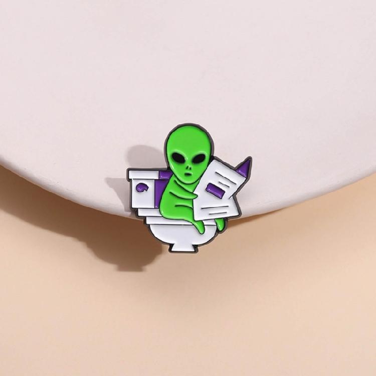 Collectible Alien Newspaper Reader Pin Alien Badge Pin Alloy Material for Daily