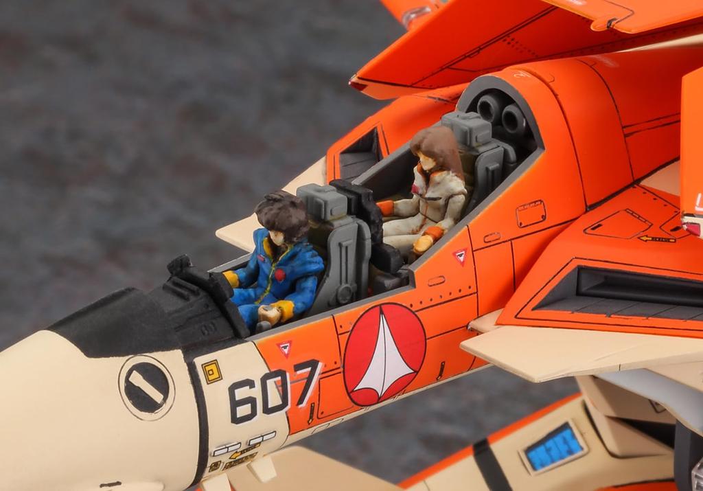 Hasegawa Super Dimension Fortress Macross Gerwalk Fighter Ostrich Mold Scale Plastic Model Kit 65896 VT-1 (New Added) 1/72