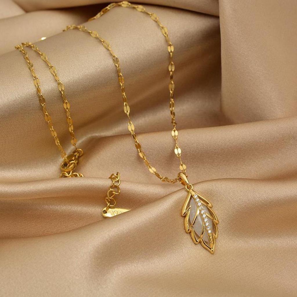 Cat's Eye Leaf Elegant Korean Clavicle Necklace for Women