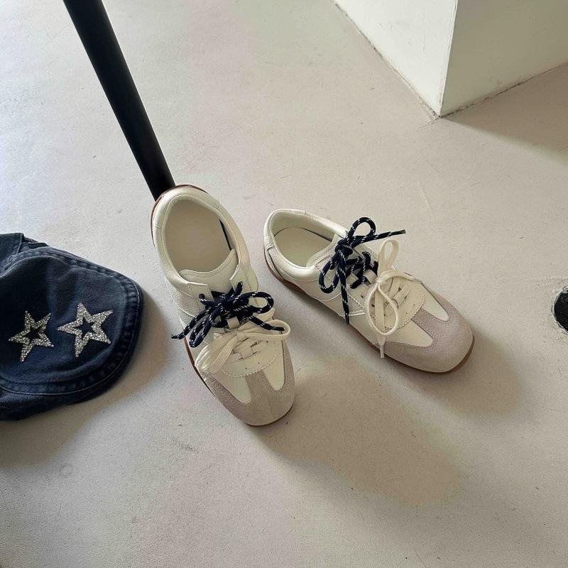 Niche Round Head Lace-up Casual Versatile Sports Little White Shoes 2025 New Minimalist Pair of Shoelaces Thick-soled German Training Shoes
