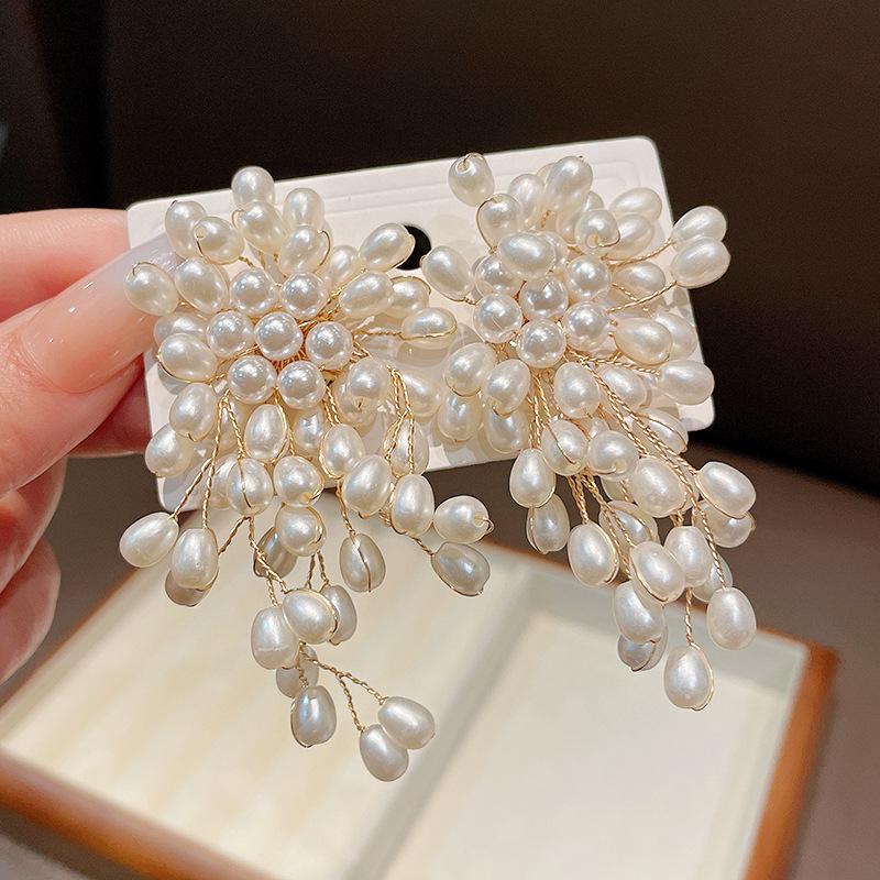 Sophisticated Silver Pearl Seashell Tassel Earrings: Elegant Light Luxury Dangle for Women