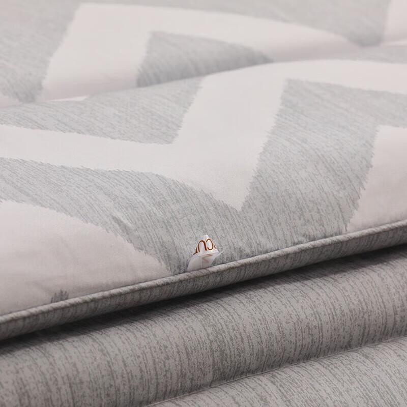 Mercury Winter Fiber Quilt