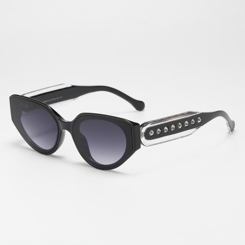 Small Designer Cat Eye Women Sunglasses Brand Side Crystal Frame Luxury Glamour Ladies Sun Glasses Uv400