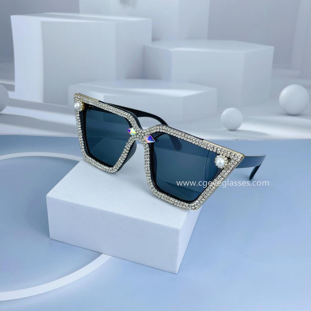 2022 Oversized Crystal Sunglasses Women Square Sunglasses Bling Rhinestone Sun Glasses for Woman Luxury Fashion Shade UV 400