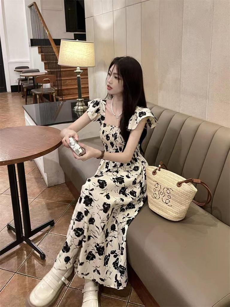 2024 Summer Travel Floral Dress - Elegant, Slim Waist Design with Sweet Ruffled Sleeves