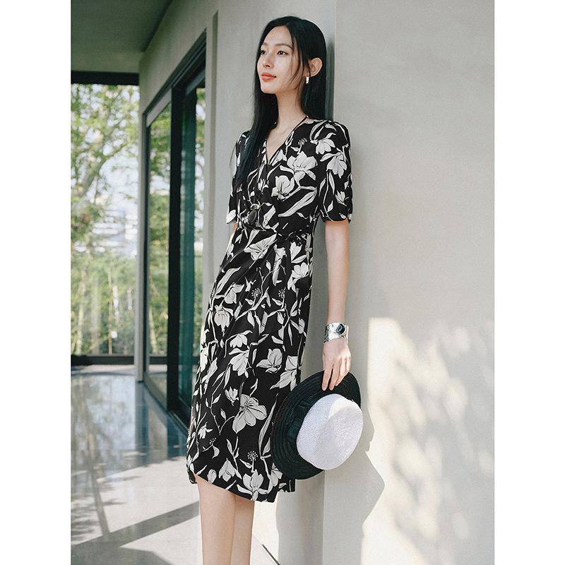 Jiuzi Anna Kou Artistic Flower V-neck Wrapped Silk Dress Tea Break Skirt Women's 2025 Summer New Style