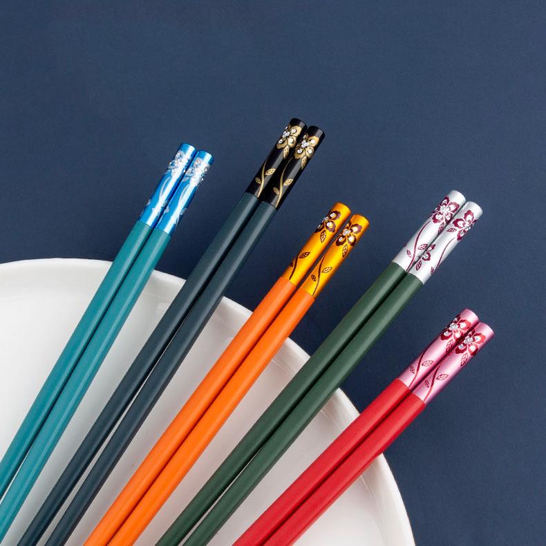 5Pairs/Set High Quality Japanese Non-Slip Chopsticks Korean Home Hotel Restaurant Portable Healthy Food Stick For Sushi Chopstic